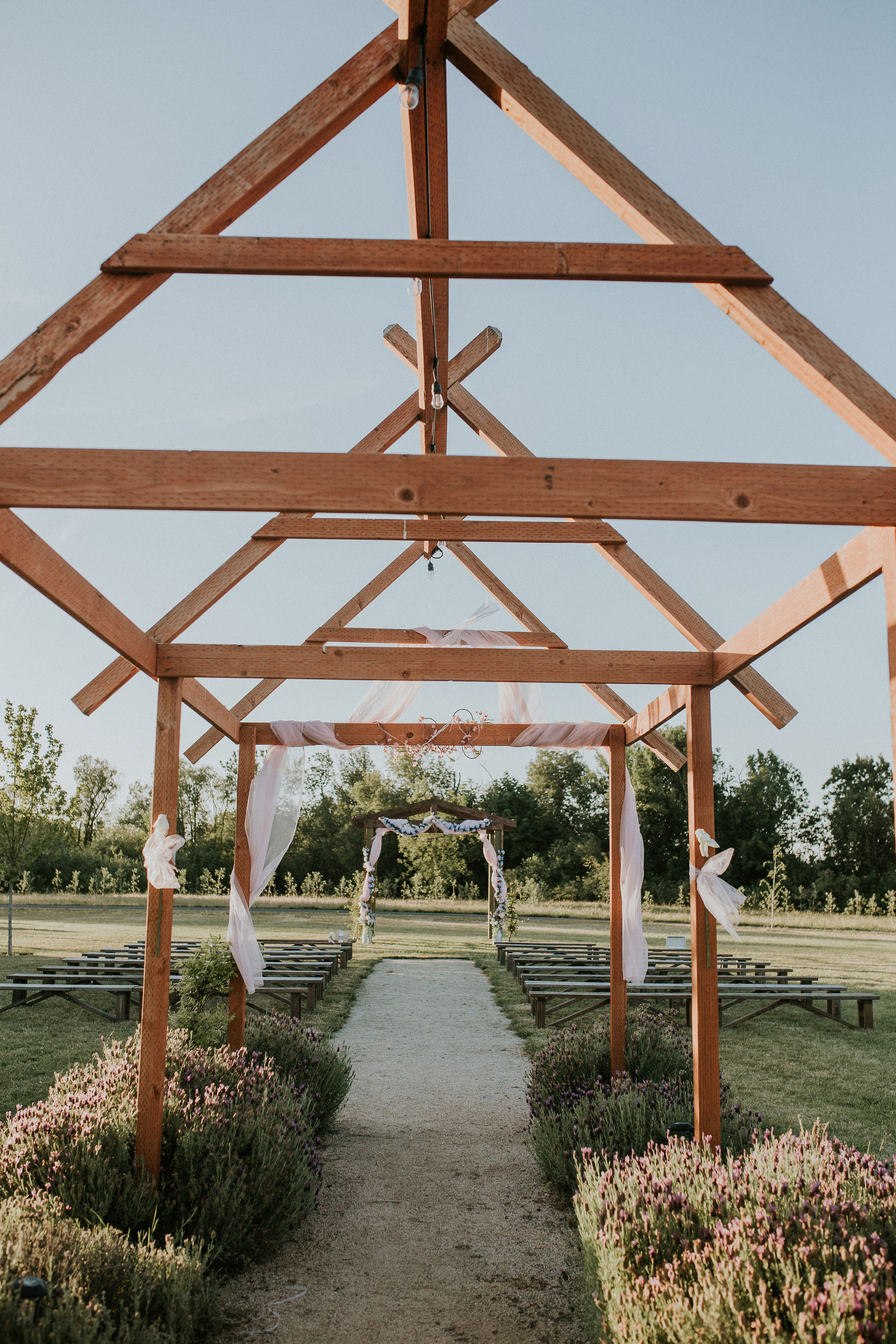Creek-side bridal portrait at Creekside Farm